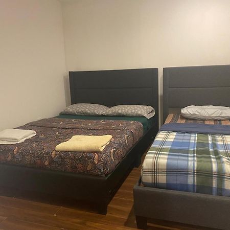 Square One Mississauga Suite- Attached Bathroom, Walking Transit & Plaza Ngoại thất bức ảnh